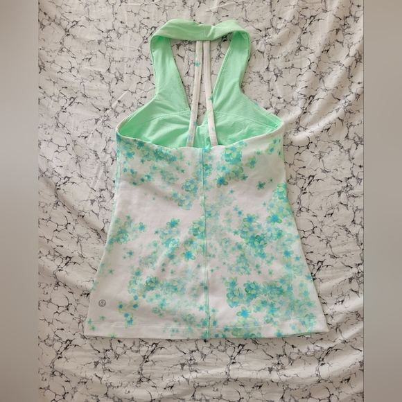 Lululemon green floral workout top - Picture 2 of 3